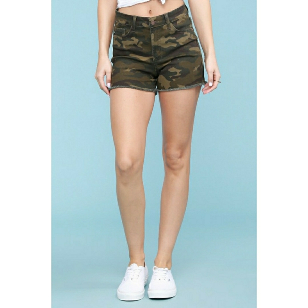 Judy Blue Camo/Army High Waist Cut Off Shorts - Picture 4 of 7